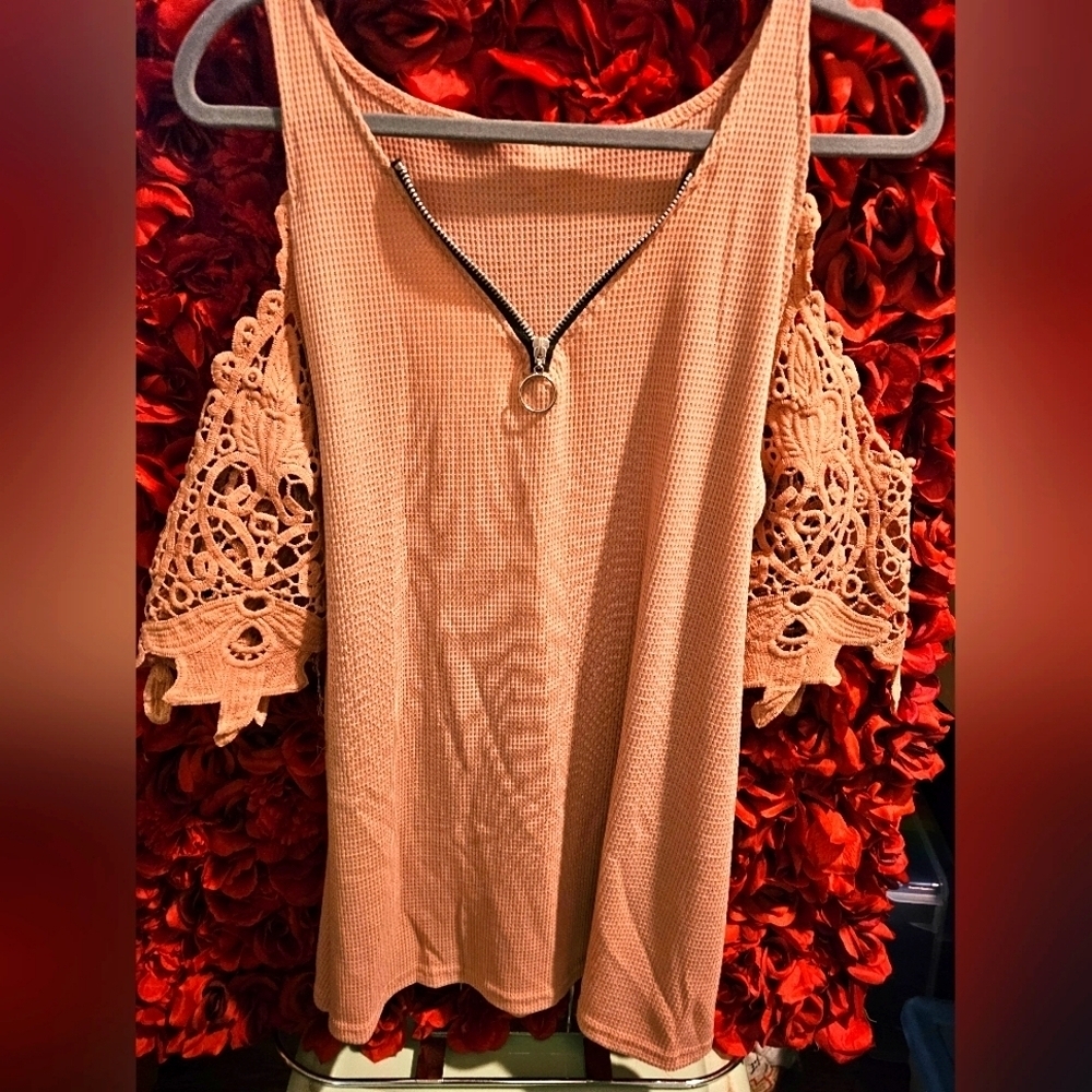 Womens Elegant Lace Sleeve Women's Top Size L/XL